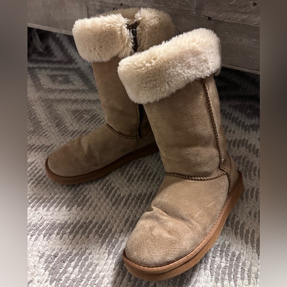 Women’s LAMO uggs (7) - Picture 4 of 5